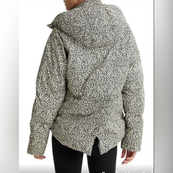 Varley Carmeline Puffer size X-Small (leopard print) - Picture 3 of 4